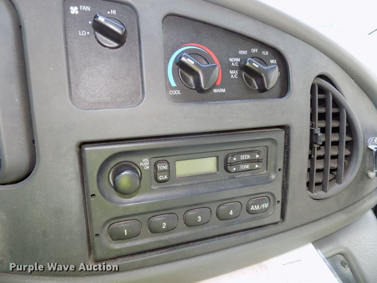 image for item DG2477 2003 Ford E450 Super Duty ambulance