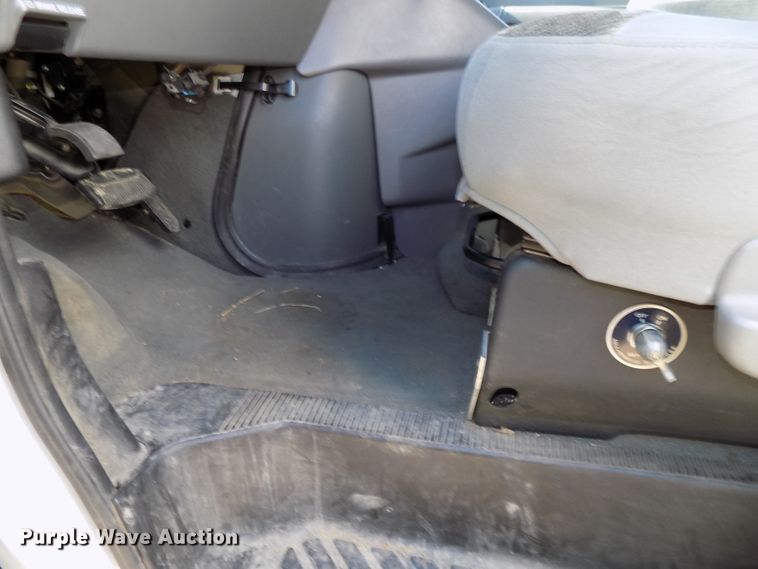 image for item DG2477 2003 Ford E450 Super Duty ambulance