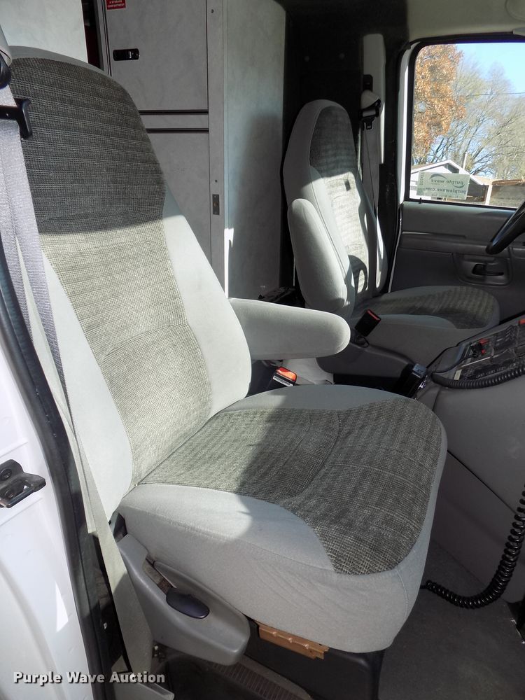 image for item DG2477 2003 Ford E450 Super Duty ambulance
