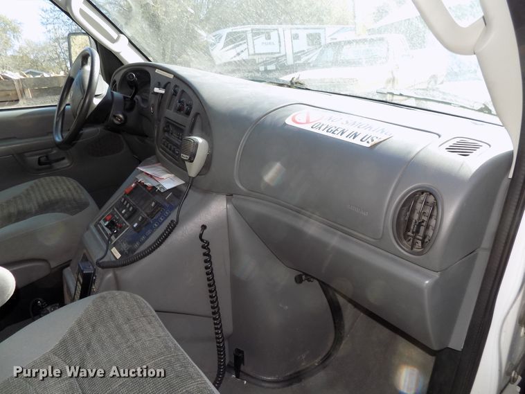 image for item DG2477 2003 Ford E450 Super Duty ambulance