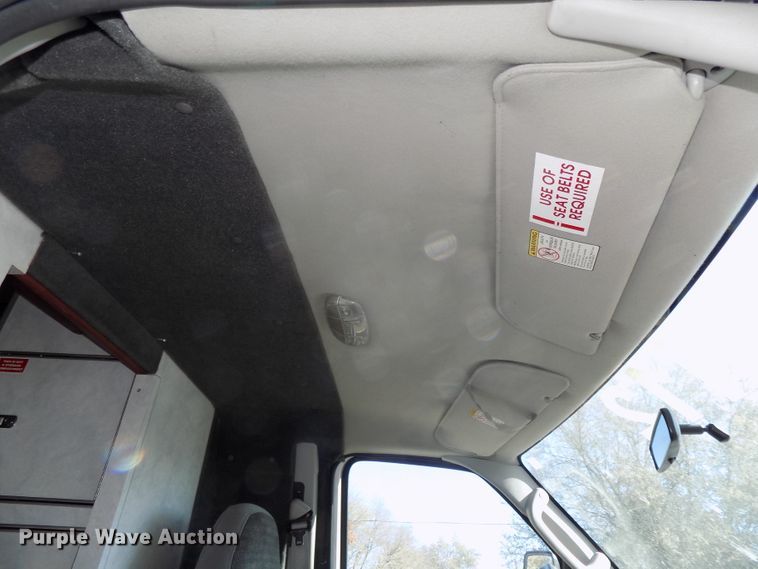 image for item DG2477 2003 Ford E450 Super Duty ambulance