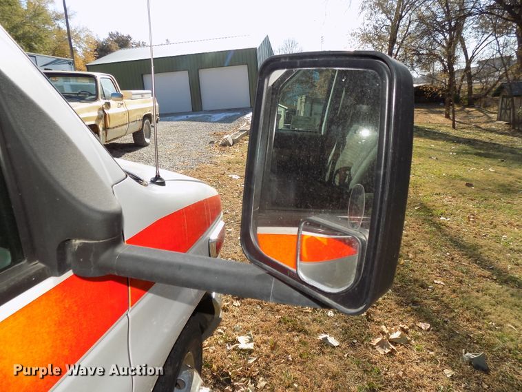 image for item DG2477 2003 Ford E450 Super Duty ambulance