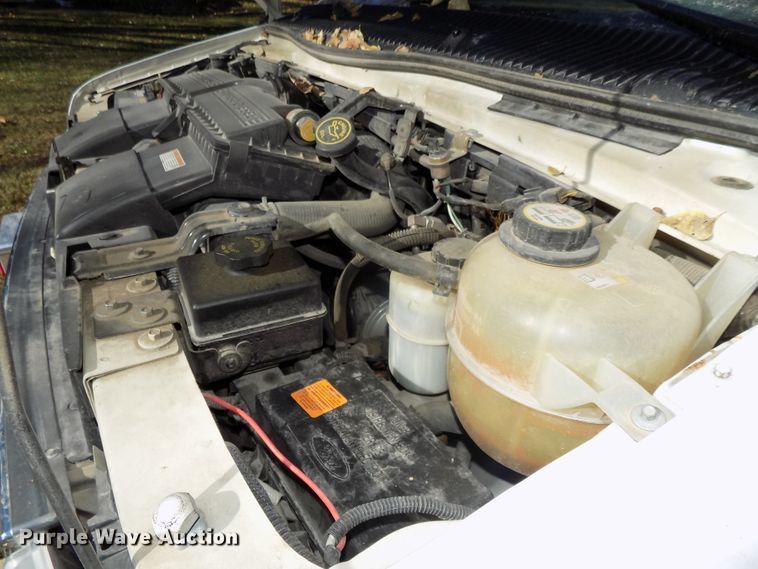 image for item DG2477 2003 Ford E450 Super Duty ambulance