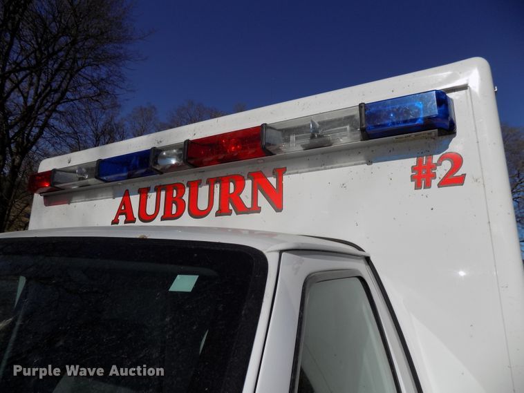 image for item DG2477 2003 Ford E450 Super Duty ambulance