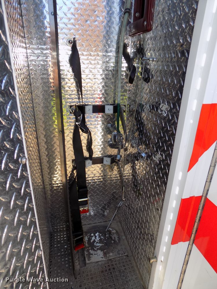 image for item DG2477 2003 Ford E450 Super Duty ambulance