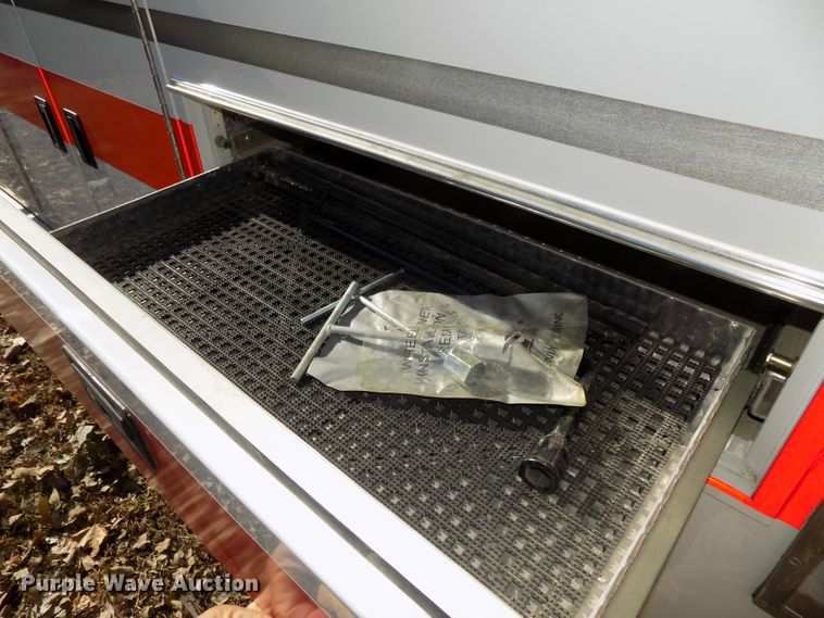 image for item DG2477 2003 Ford E450 Super Duty ambulance