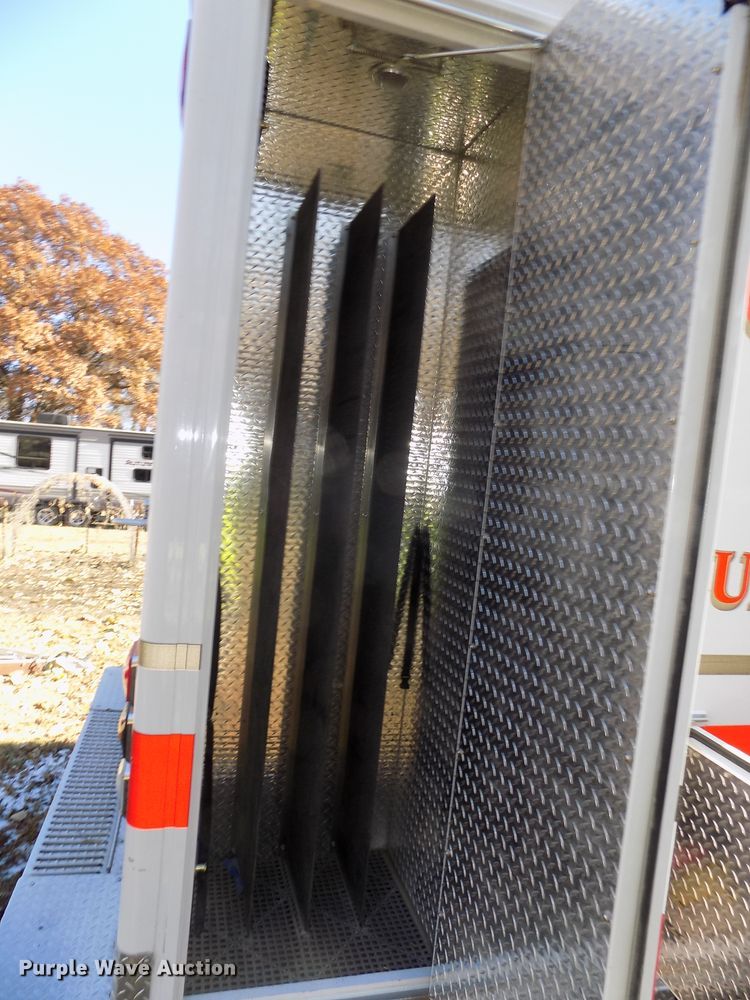 image for item DG2477 2003 Ford E450 Super Duty ambulance