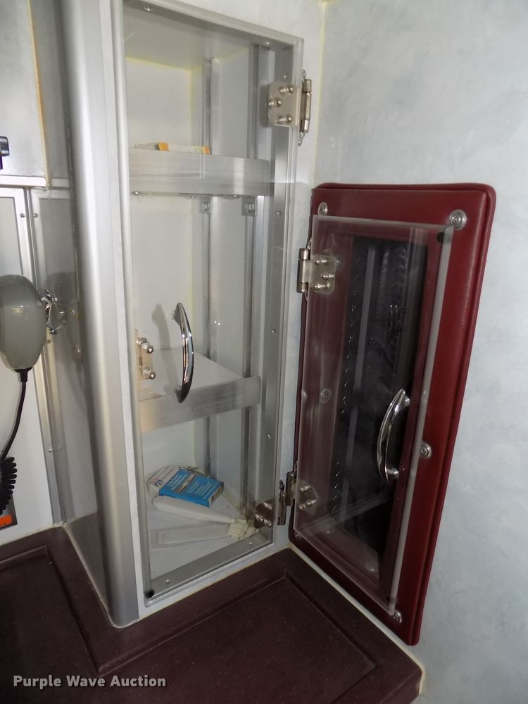 image for item DG2477 2003 Ford E450 Super Duty ambulance