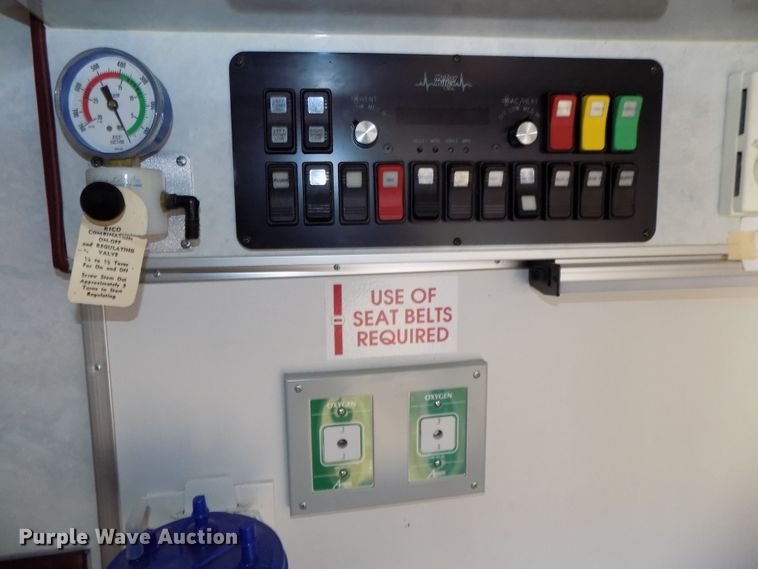 image for item DG2477 2003 Ford E450 Super Duty ambulance