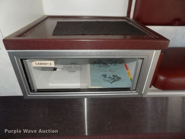 image for item DG2477 2003 Ford E450 Super Duty ambulance