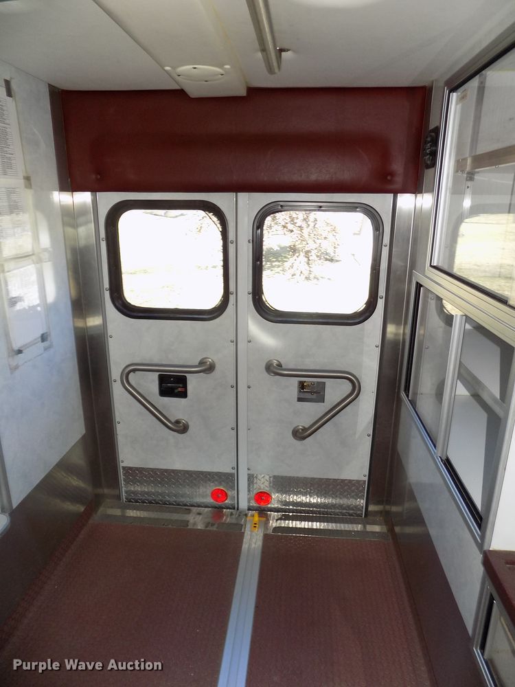 image for item DG2477 2003 Ford E450 Super Duty ambulance
