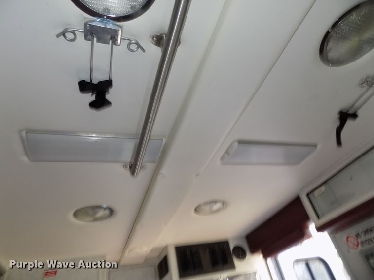 image for item DG2477 2003 Ford E450 Super Duty ambulance