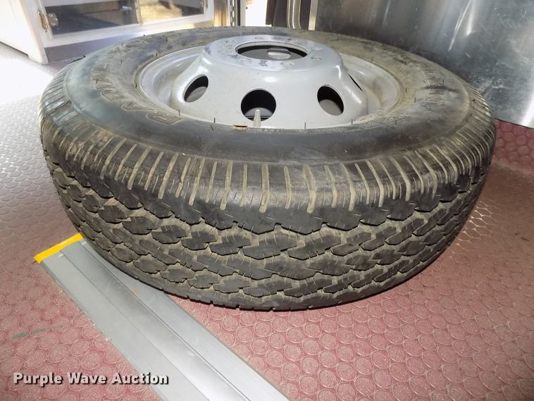 image for item DG2477 2003 Ford E450 Super Duty ambulance