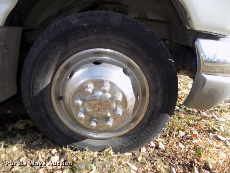 image for item DG2477 2003 Ford E450 Super Duty ambulance