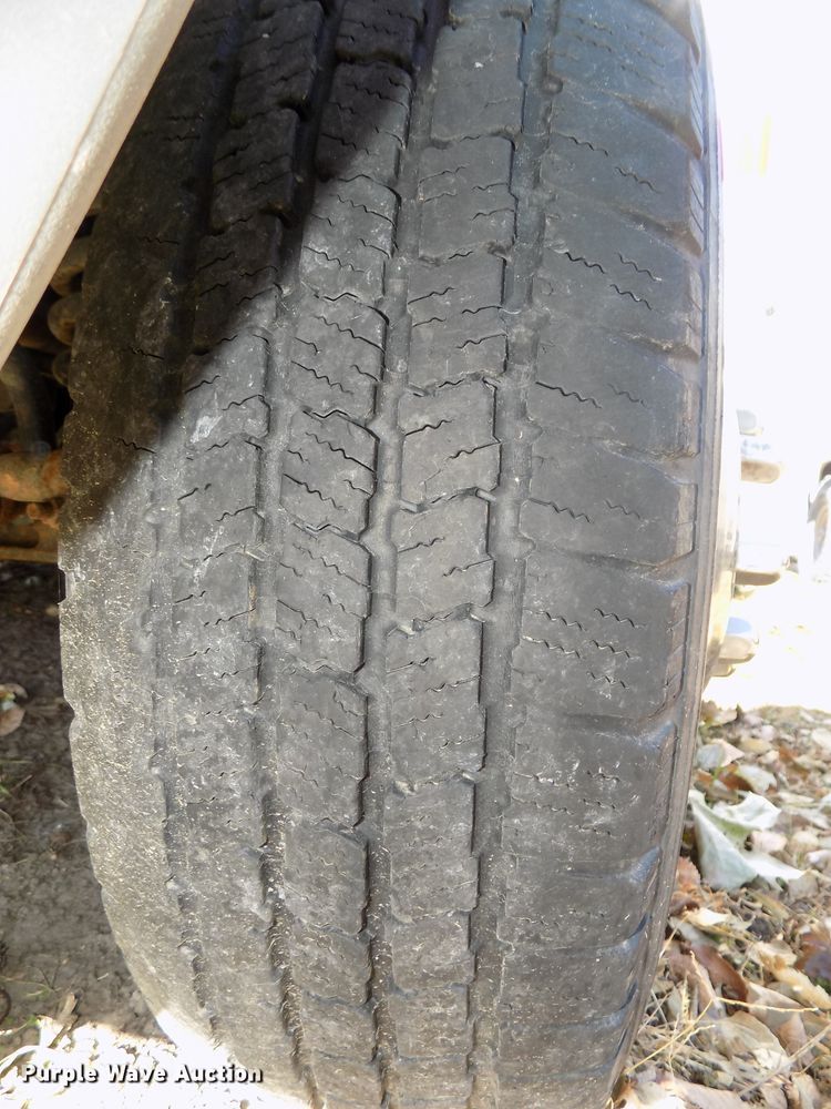 image for item DG2477 2003 Ford E450 Super Duty ambulance