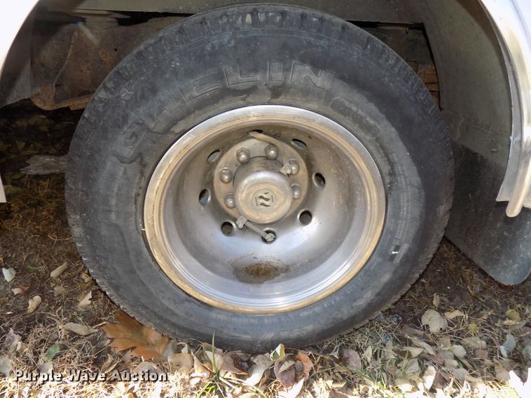 image for item DG2477 2003 Ford E450 Super Duty ambulance