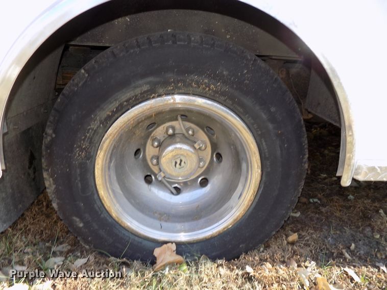 image for item DG2477 2003 Ford E450 Super Duty ambulance