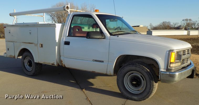 image for item DG2484 2000 Chevrolet C3500 utility bed pickup truck