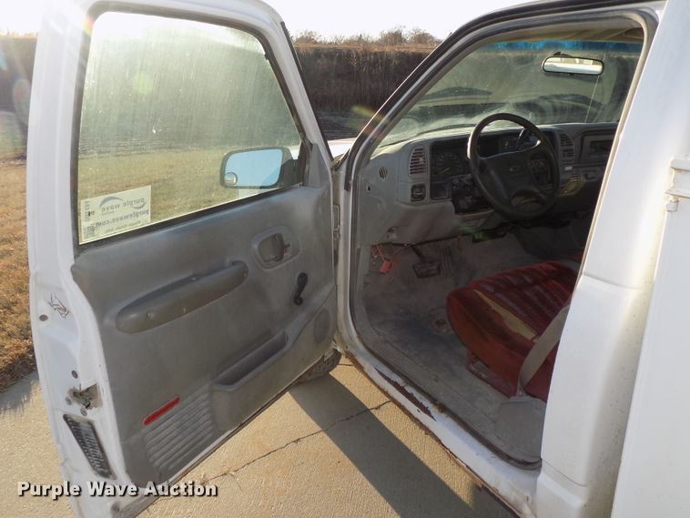 image for item DG2484 2000 Chevrolet C3500 utility bed pickup truck