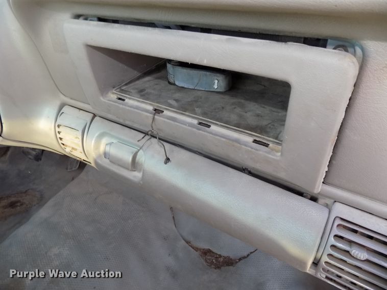 image for item DG2484 2000 Chevrolet C3500 utility bed pickup truck