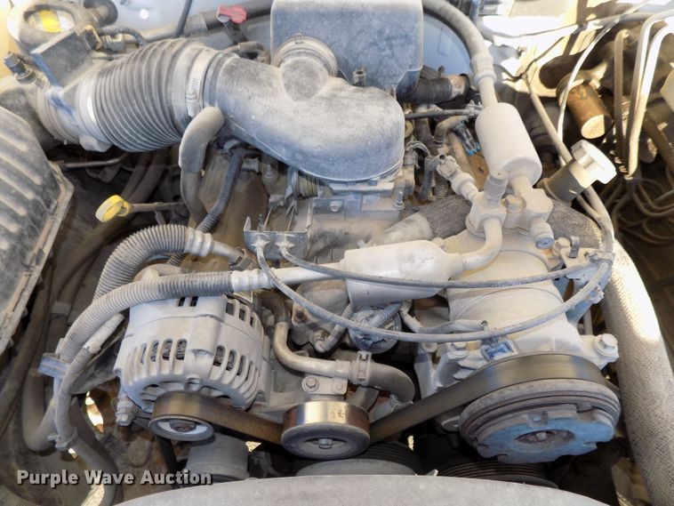 image for item DG2484 2000 Chevrolet C3500 utility bed pickup truck