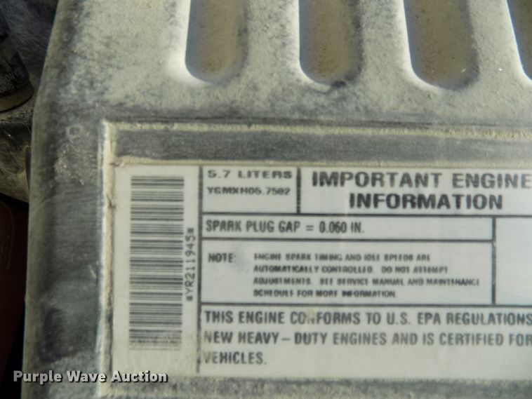 image for item DG2484 2000 Chevrolet C3500 utility bed pickup truck