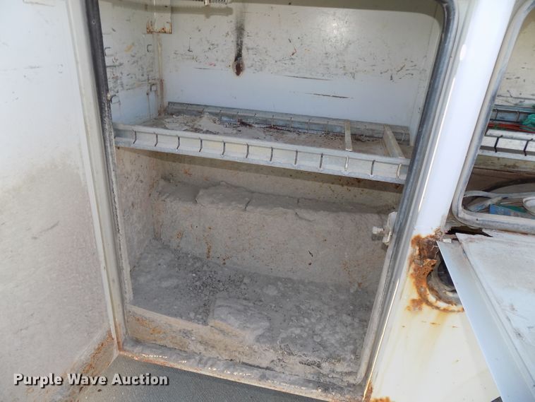 image for item DG2484 2000 Chevrolet C3500 utility bed pickup truck