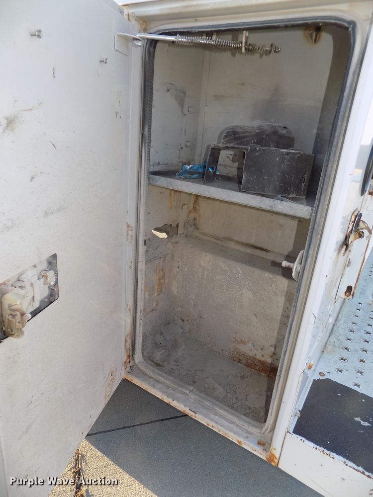 image for item DG2484 2000 Chevrolet C3500 utility bed pickup truck