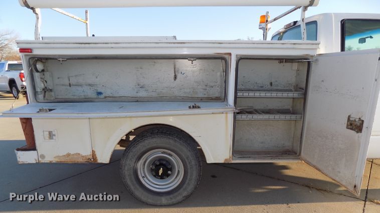 image for item DG2484 2000 Chevrolet C3500 utility bed pickup truck