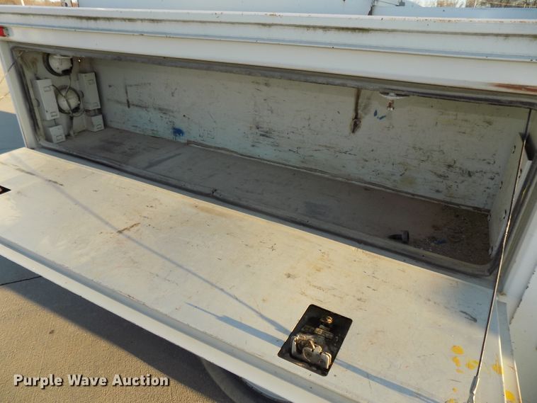 image for item DG2484 2000 Chevrolet C3500 utility bed pickup truck