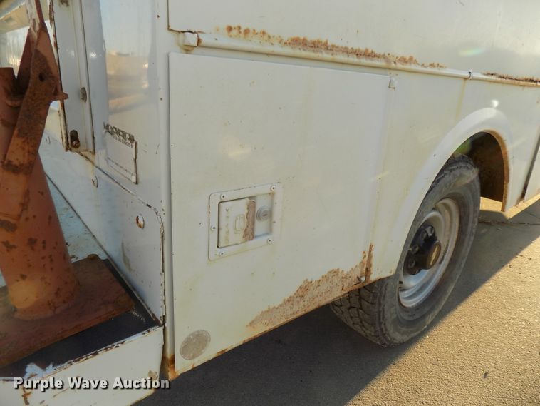 image for item DG2484 2000 Chevrolet C3500 utility bed pickup truck