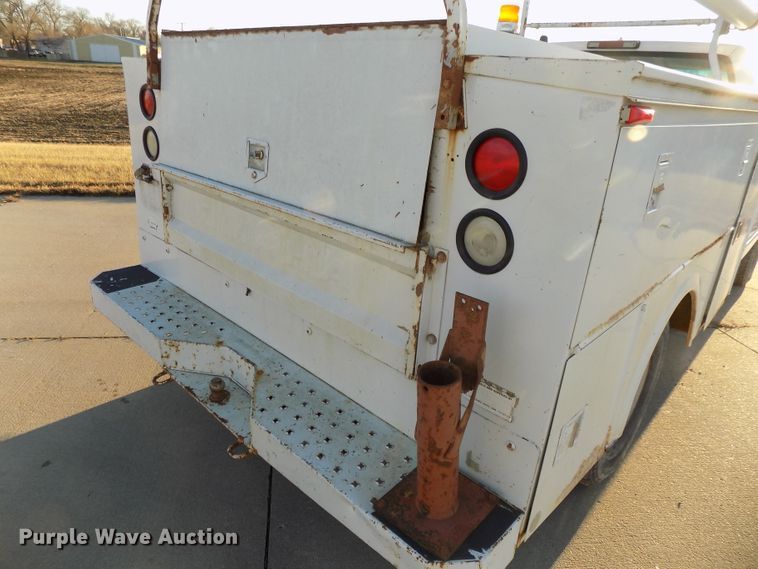 image for item DG2484 2000 Chevrolet C3500 utility bed pickup truck