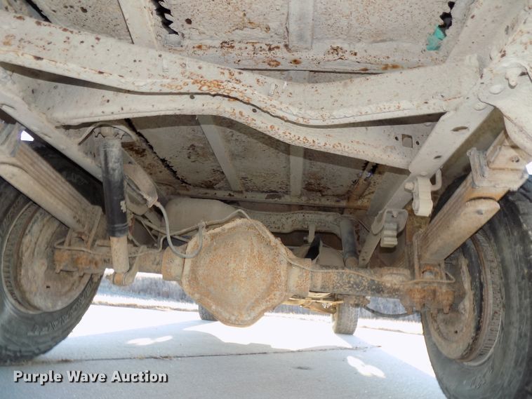 image for item DG2484 2000 Chevrolet C3500 utility bed pickup truck