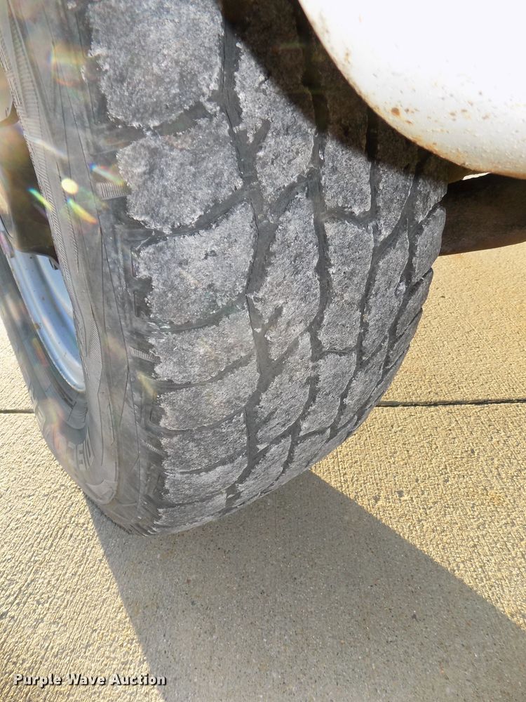 image for item DG2484 2000 Chevrolet C3500 utility bed pickup truck