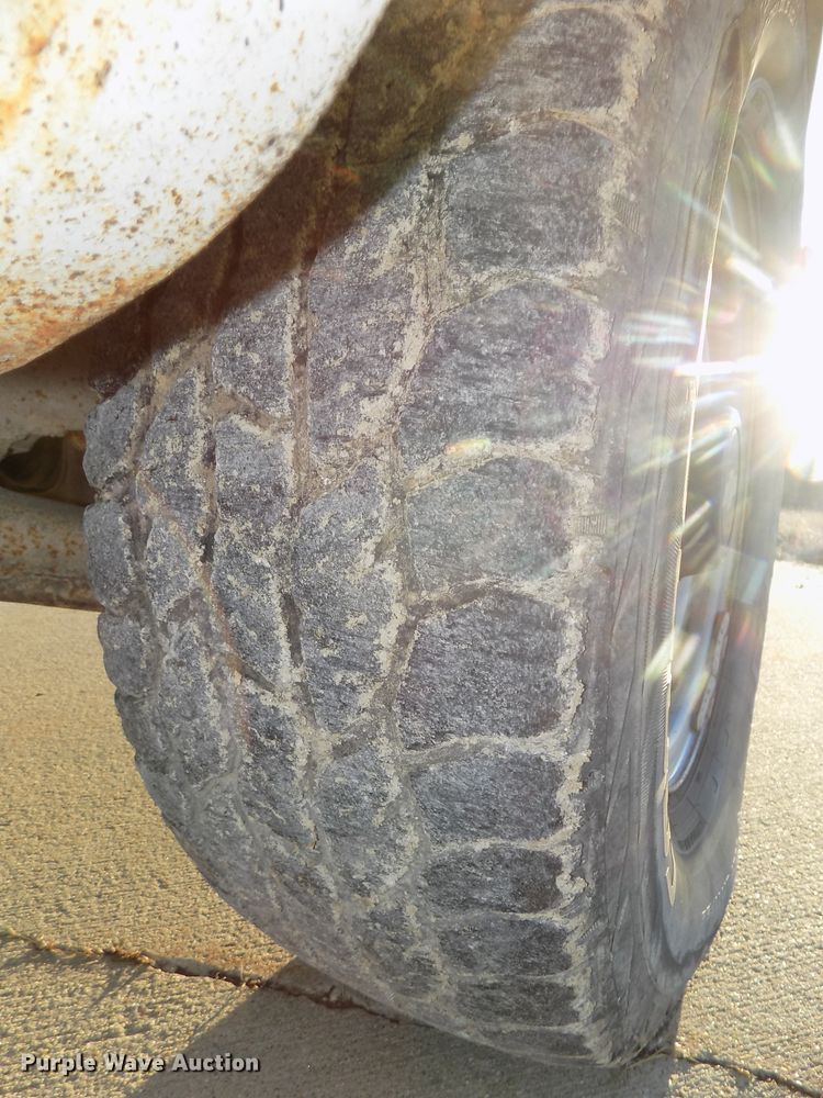 image for item DG2484 2000 Chevrolet C3500 utility bed pickup truck