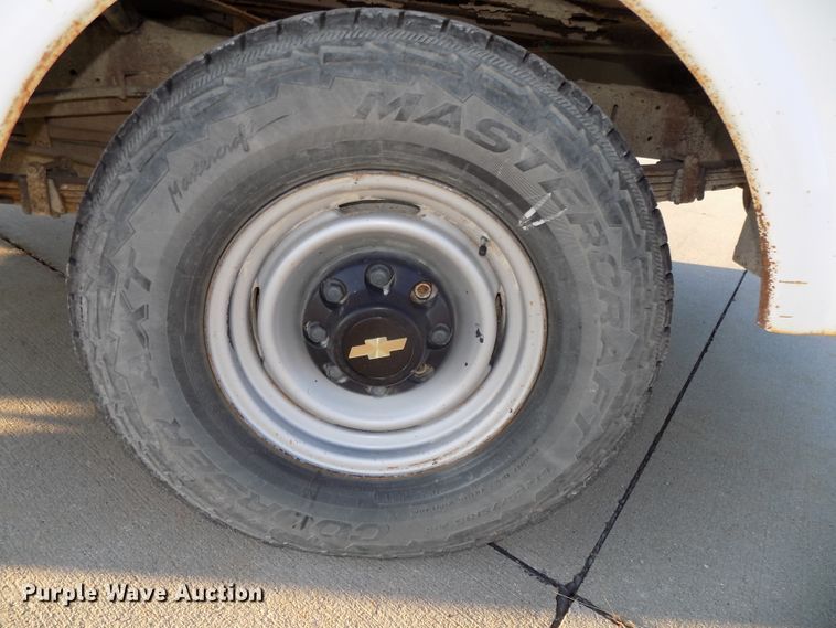 image for item DG2484 2000 Chevrolet C3500 utility bed pickup truck