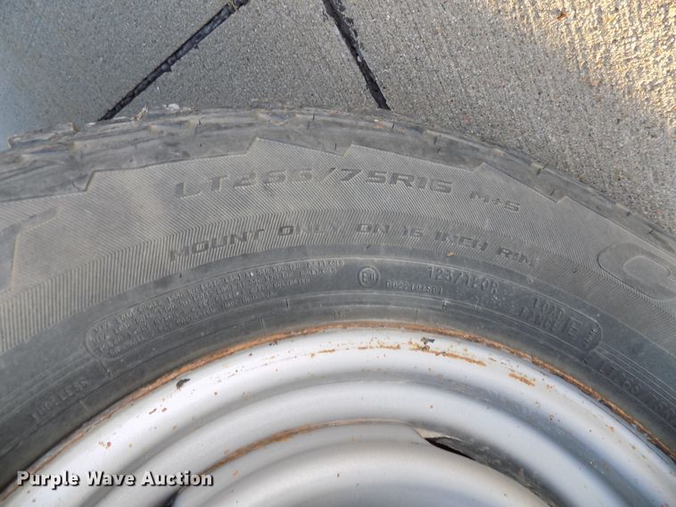 image for item DG2484 2000 Chevrolet C3500 utility bed pickup truck