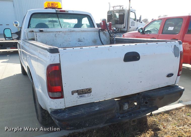 image for item DG5523 2002 Ford F250 Super Duty pickup truck