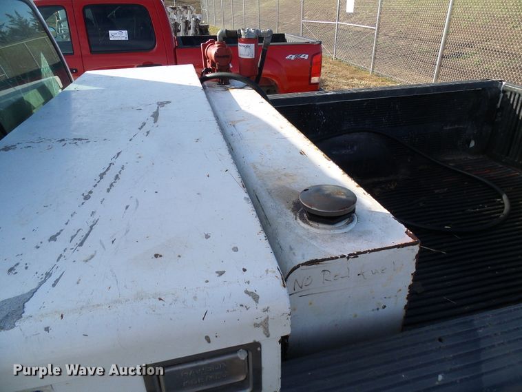 image for item DG5523 2002 Ford F250 Super Duty pickup truck