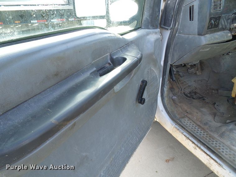 image for item DG5523 2002 Ford F250 Super Duty pickup truck