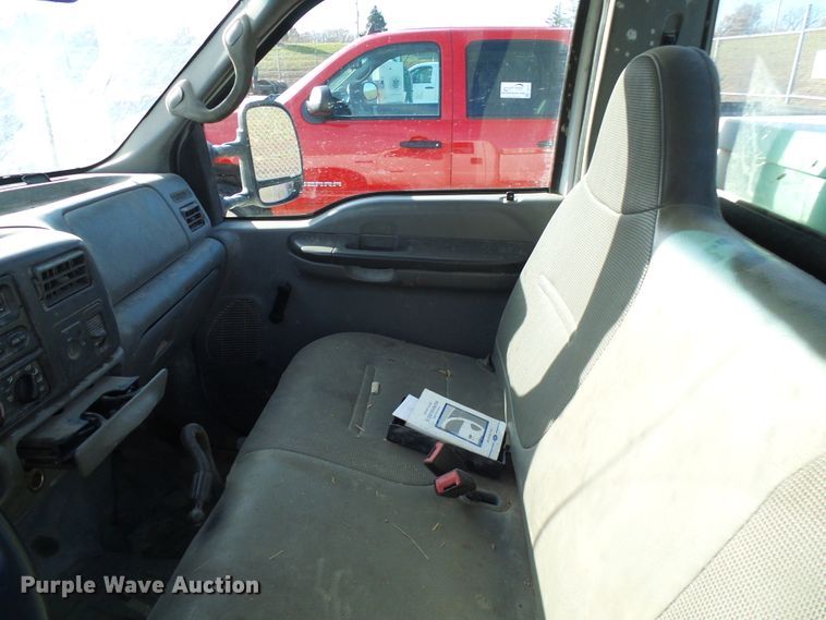 image for item DG5523 2002 Ford F250 Super Duty pickup truck