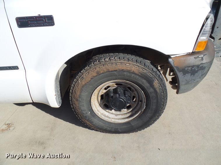 image for item DG5523 2002 Ford F250 Super Duty pickup truck