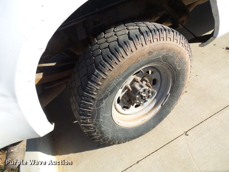 image for item DG5523 2002 Ford F250 Super Duty pickup truck