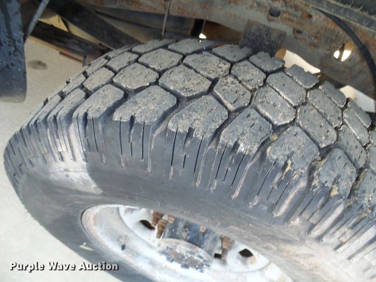 image for item DG5523 2002 Ford F250 Super Duty pickup truck