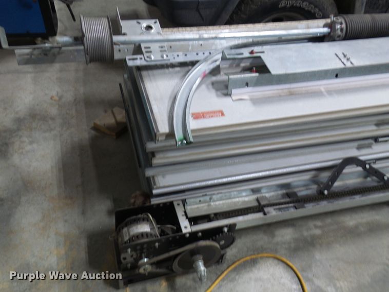 image for item DG5524 Garage door