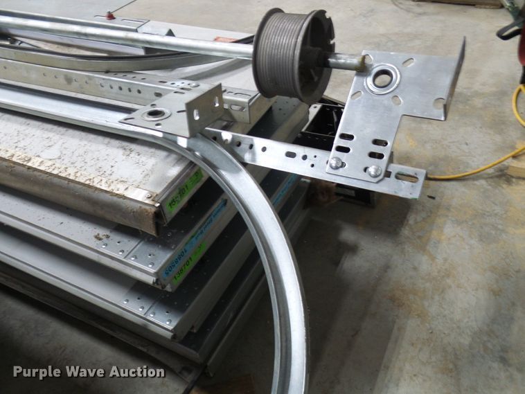 image for item DG5524 Garage door