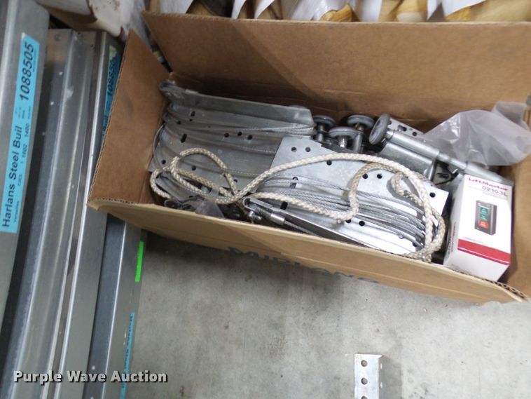 image for item DG5524 Garage door