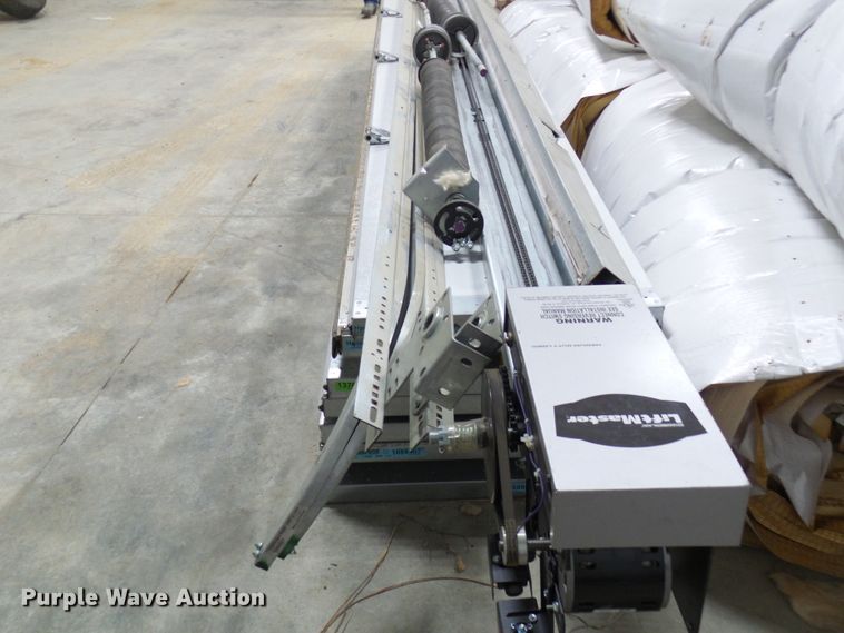 image for item DG5526 Insulated garage door