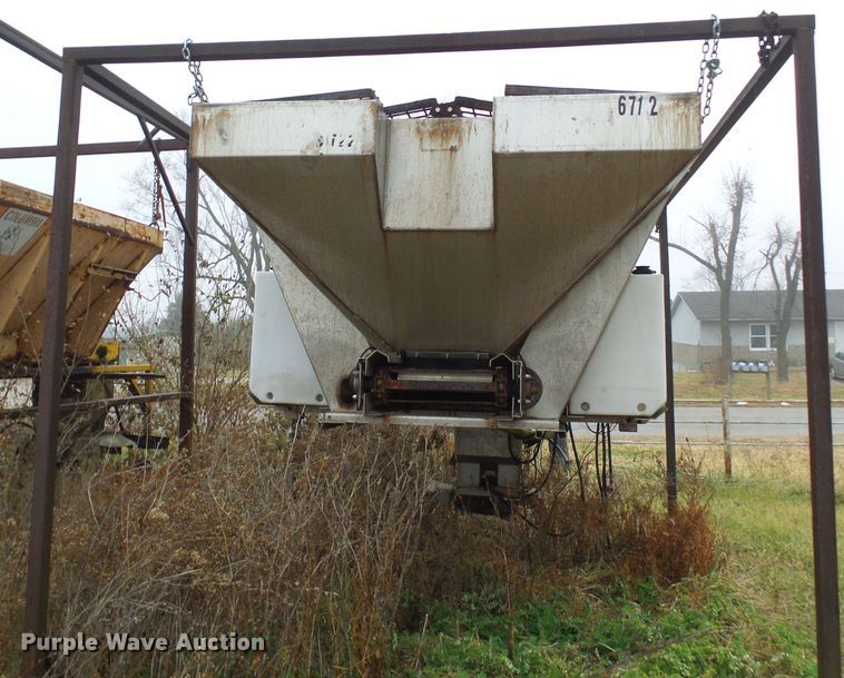 image for item DG5527 Monroe MV1207850MO stainless steel spreader