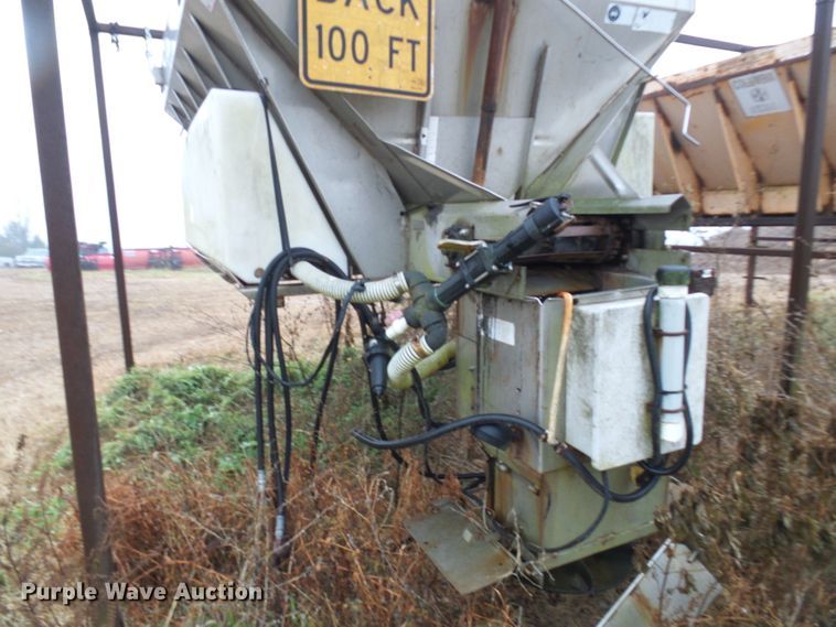 image for item DG5527 Monroe MV1207850MO stainless steel spreader